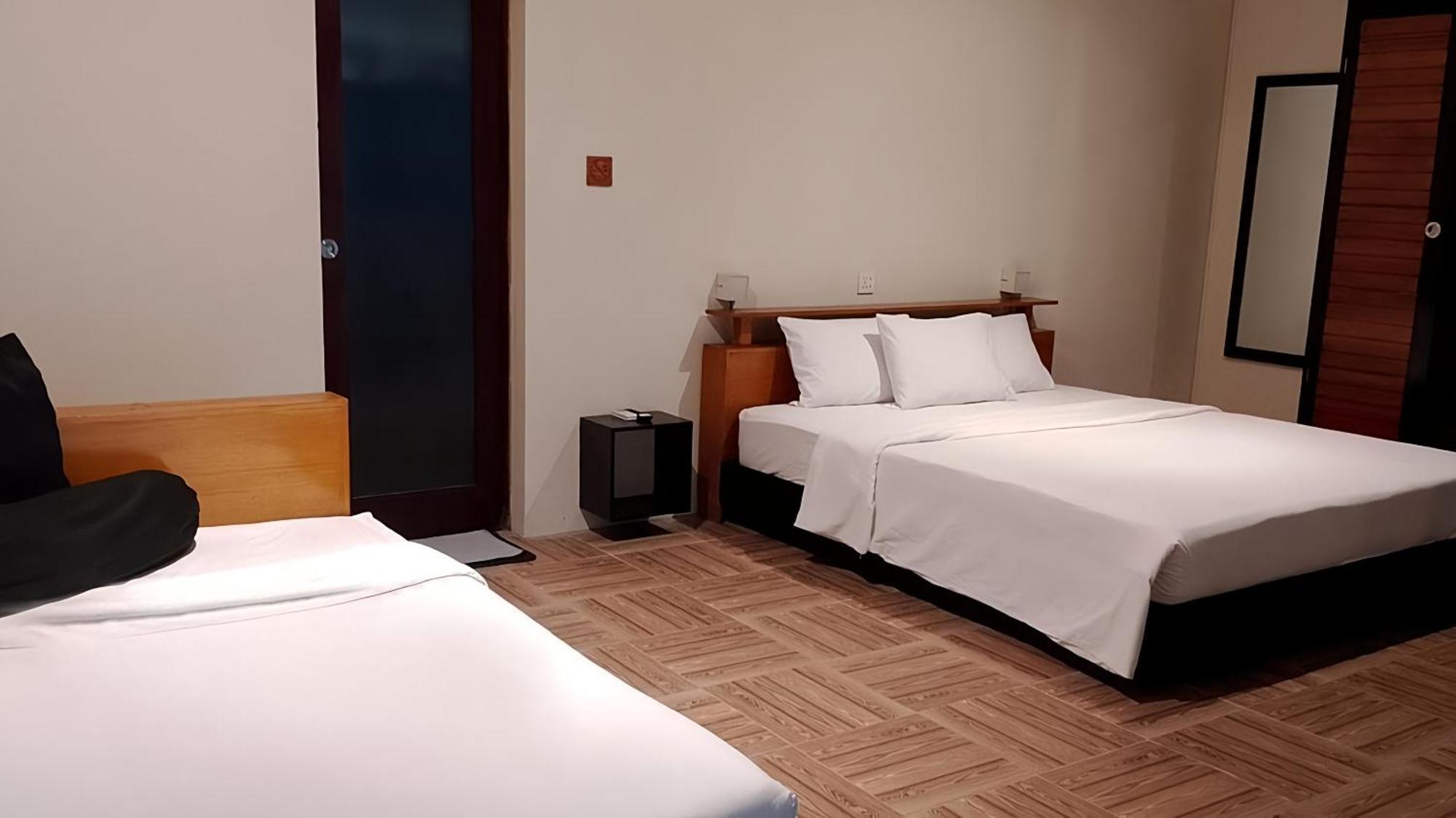 Javacove Beach Hotel Batukaras Esterno foto